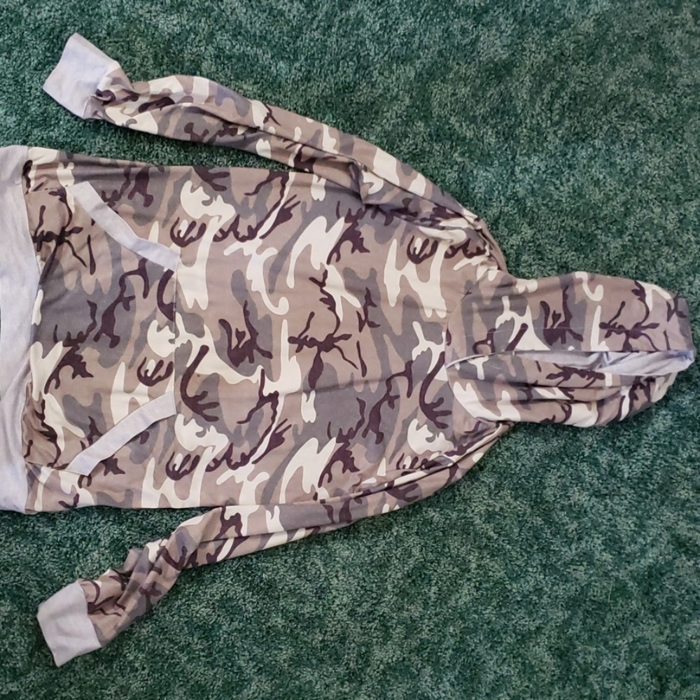 Camo sweatshirt